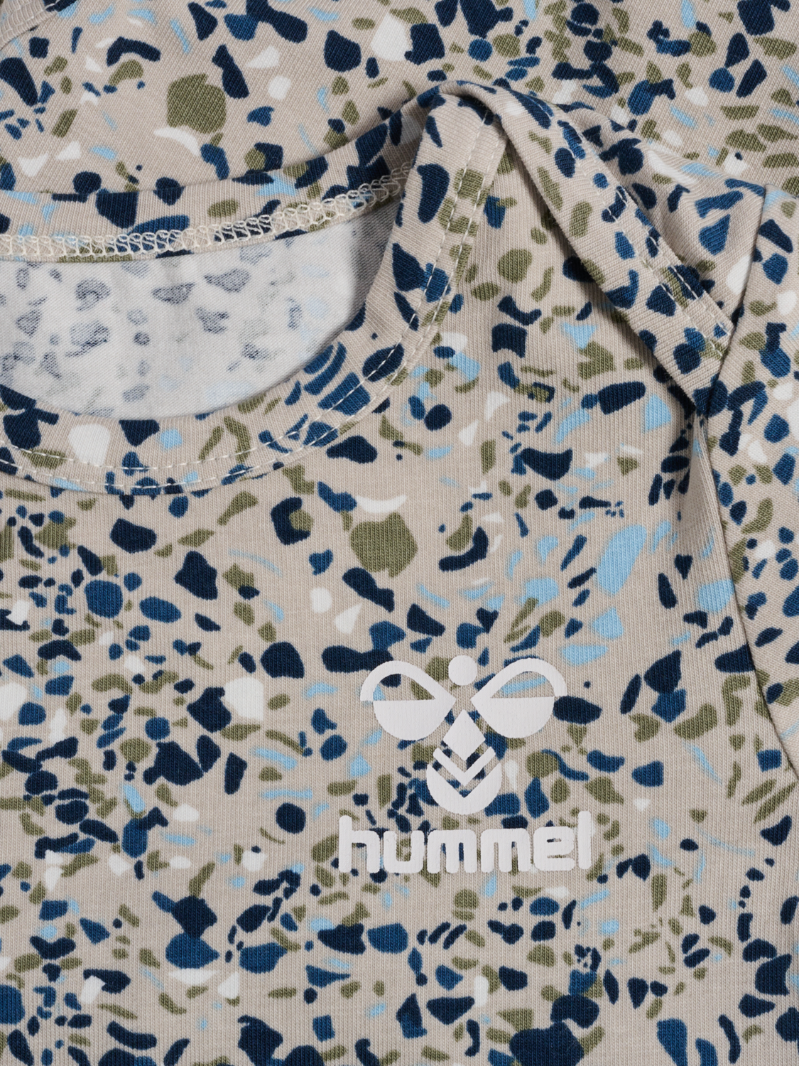 hmlPERSON AOP BODY S/S, SILVER LINING, packshot