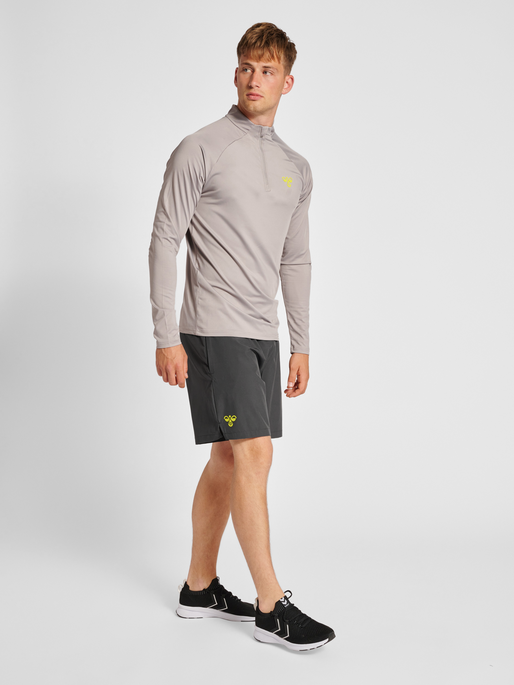hmlGG12 TRAINING SHORTS, 2162, model