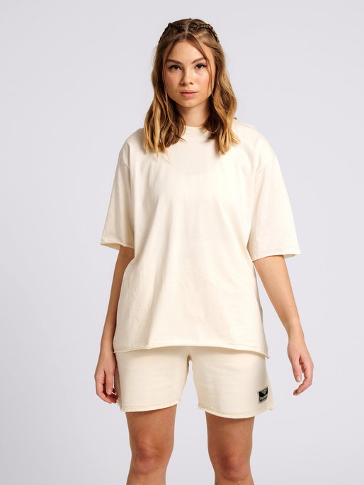 hmlYOUR LOOSE T-SHIRT, 9999, model