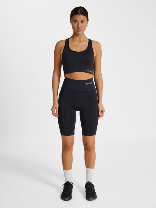 hmlTIF SEAMLESS SPORTS TOP, BLACK, model