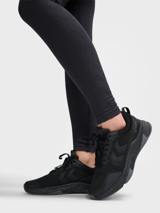 REACH TR CORE, BLACK/BLACK, model