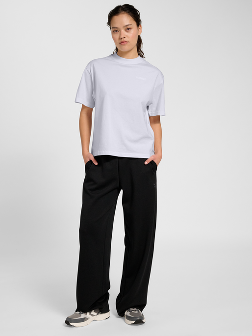 hmlKEEPER LOGO W T-SHIRT S/S, WHITE, model