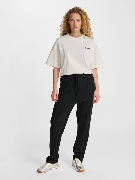 hmlLOOSE T-SHIRT S/S WHISTLE, BLANC DE BLANC/ROYAL PURPLE, model