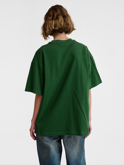 hmlLOOSE T-SHIRT S/S BEES STADIUM, EDEN, model