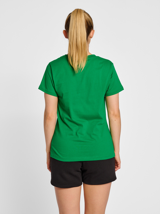 hmlRED HEAVY T-SHIRT S/S WOMAN, JOLLY GREEN, model