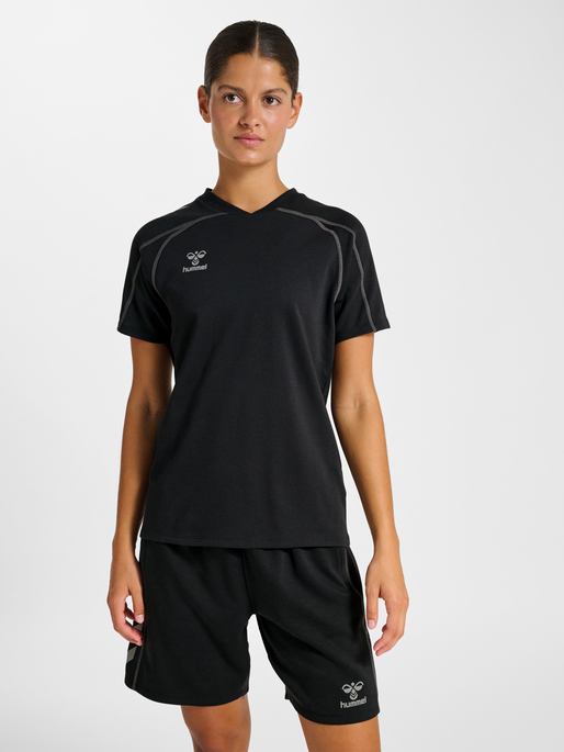 hmlMOVE 2.0 T-SHIRT S/S WOMAN, BLACK, model