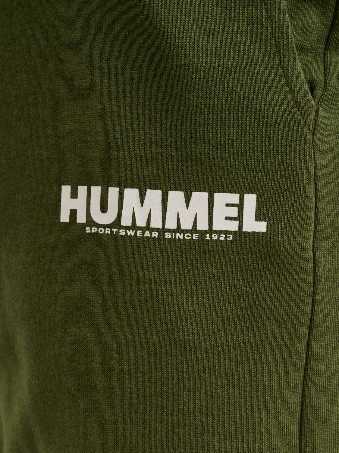 hmlLEGACY SHORTS, RIFLE GREEN, packshot
