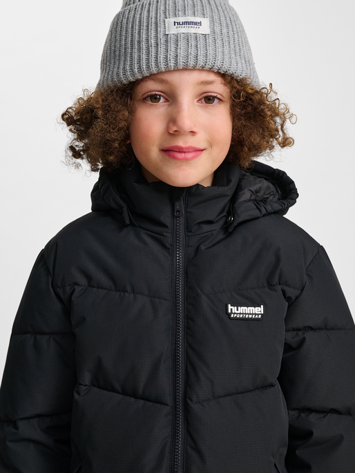 hmlJR PUFFER LONG JACKET, BLACK, model