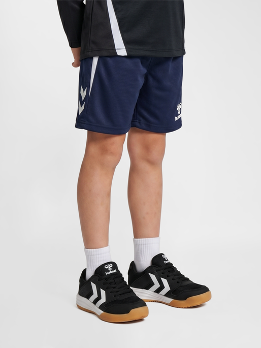 hmlLEAD 2.0 SHORTS KIDS, MARINE, model