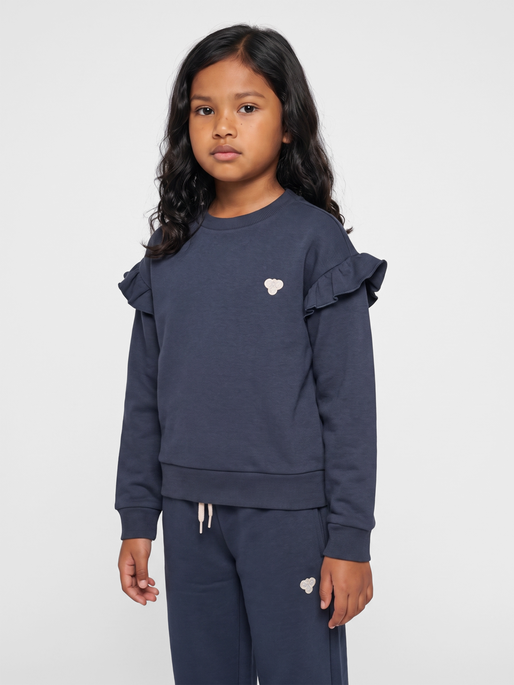 hmlJR LOOSE FLAIR SWEATSHIRT BEE, OMBRE BLUE, model