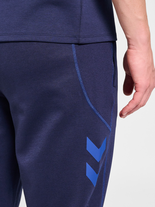 hmlMOVE 2.0 PANTS, MARINE, model