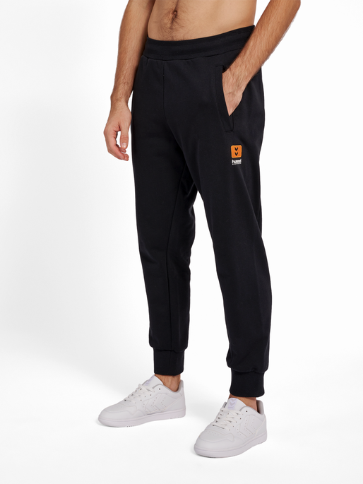 hmlLGC LIAM REGULAR PANTS, 2001, model