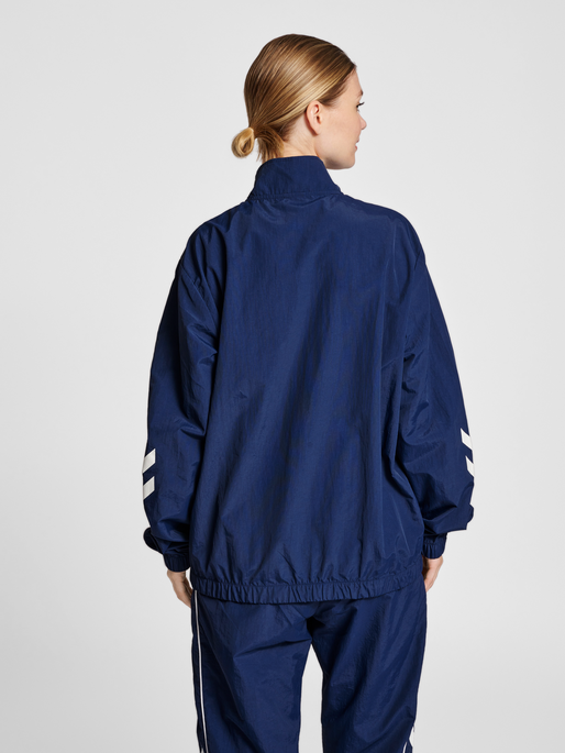 hmlLGC CELAB WOV ZIP JACKET, DRESS BLUES, model