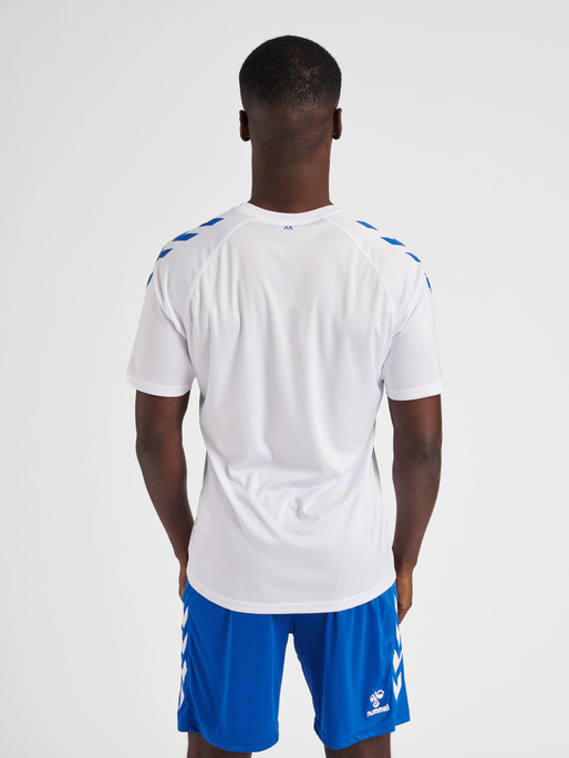 hmlCORE XK CORE POLY T-SHIRT S/S, WHITE/TRUE BLUE, model