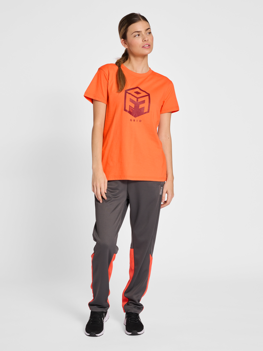 hmlOFFGRID COTTON JERSEY S/S WO, NASTURTIUM/RHUBARB, model