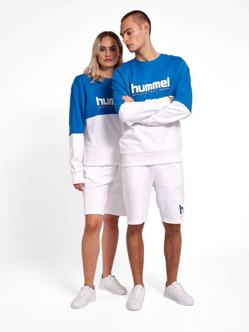 hmlLGC MANFRED SWEATSHIRT, WHITE, model
