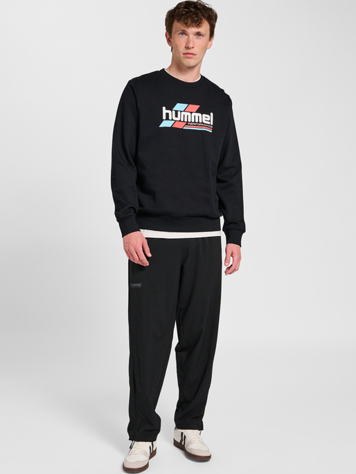 hmlGRAPHIC CREWNECK, BLACK, model
