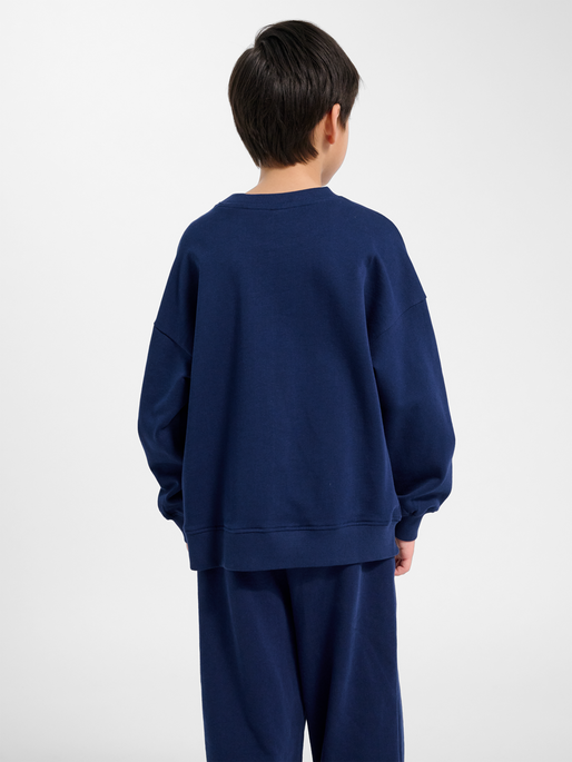 hmlJR JUMP BOXY SWEATSHIRT, MEDIEVAL BLUE, model