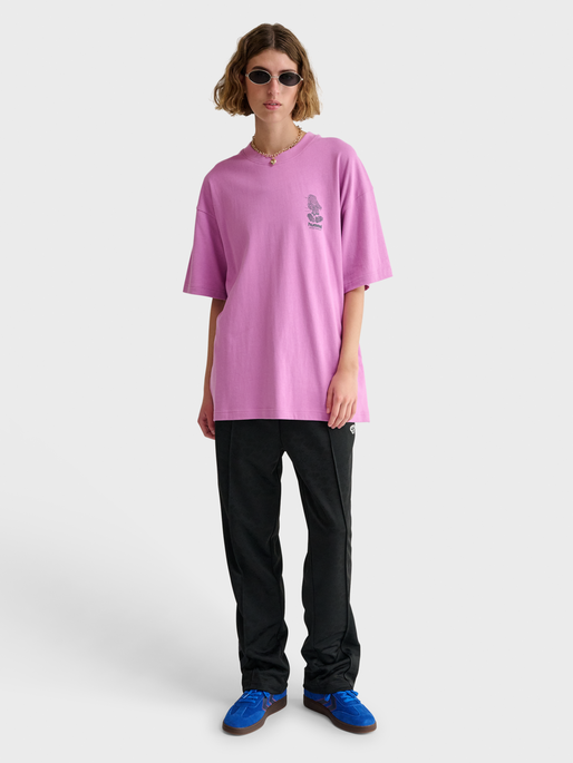 hmlLOOSE T-SHIRT S/S BEES STADIUM, VIOLET, model