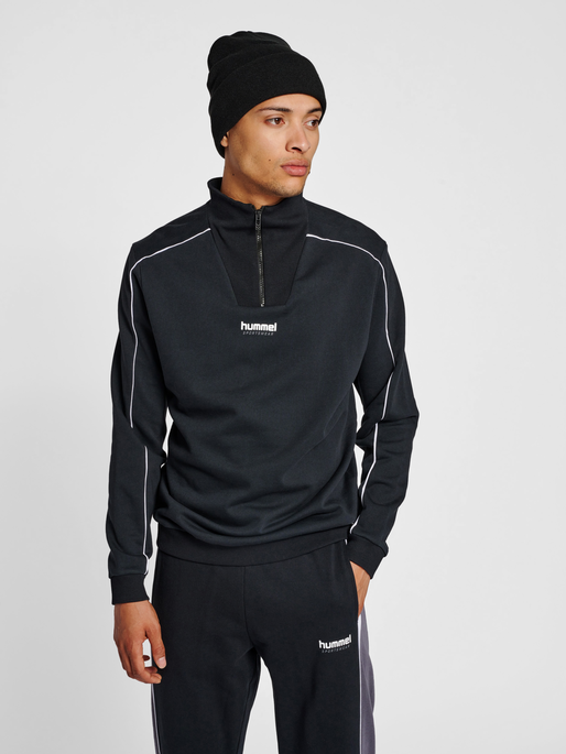 hmlLGC WESLEY HALF ZIP SWEATSHIRT, BLACK, model