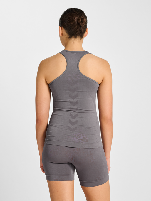 hmlTIF SEAMLESS TOP, SHARK, model