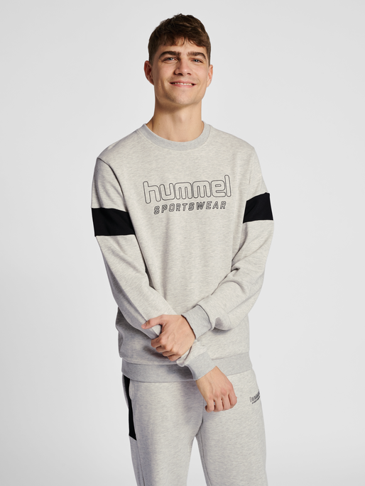 hmlLGC BRYCE SWEATSHIRT, TOFU MELANGE, model