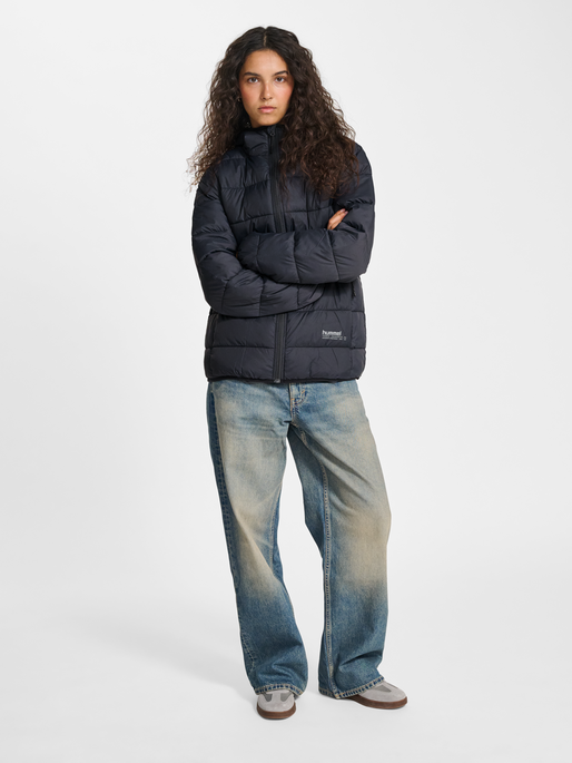 hmlLIGHTWEIGHT PUFFER JACKET, EBONY, model