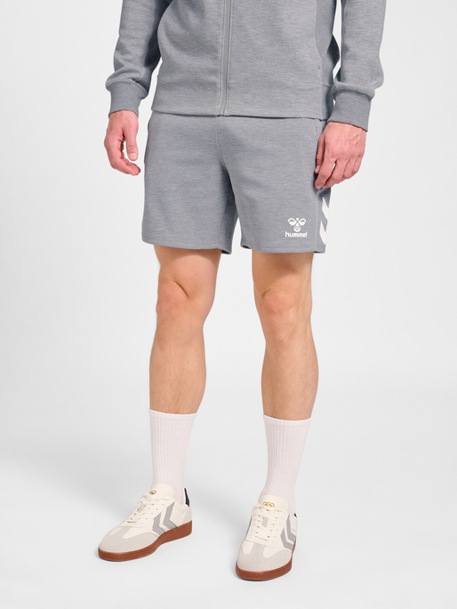 hmlMOVE 2.0 SHORTS, GREY MELANGE, model