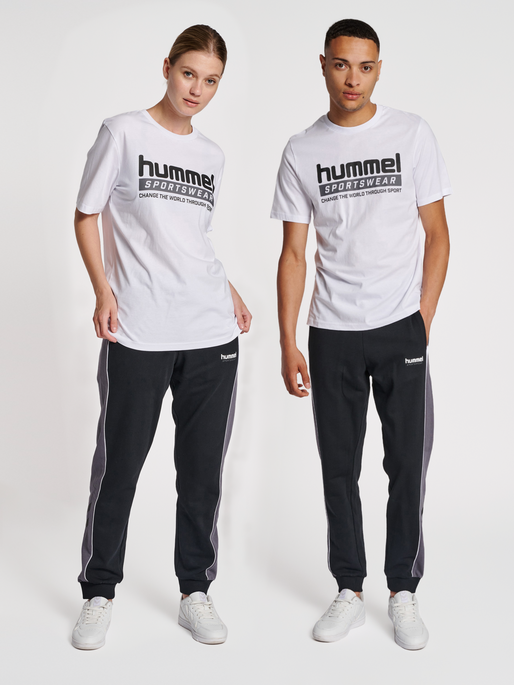 hmlLGC CARSON T-SHIRT, WHITE, model