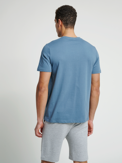 hmlISAM T-SHIRT, 8252, model