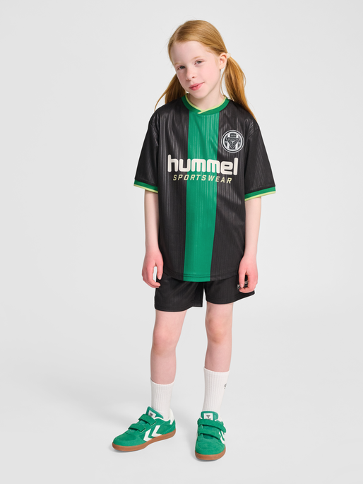 hmlJR BALL SHORTS, BLACK, model