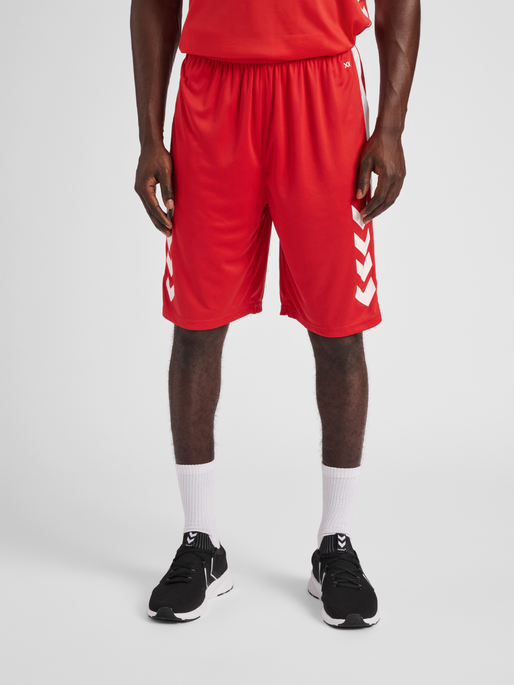 hmlCORE XK BASKET SHORTS, TRUE RED, model