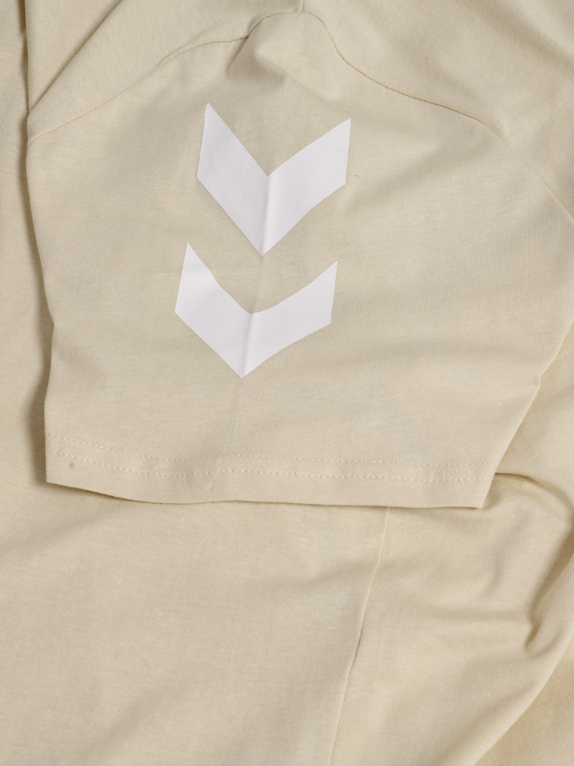 hmlLEGACY WO CHEVRON T-SHIRT PLUS, PUMICE STONE, packshot