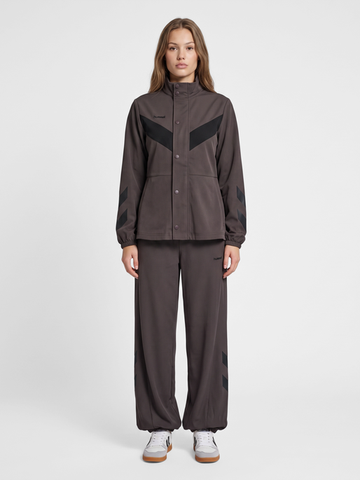 hmlI-D BALLOON STRIPE TROUSERS, SHALE, model