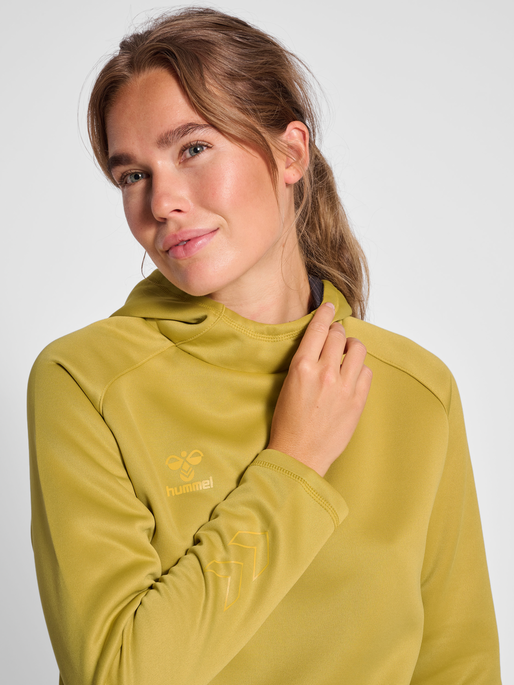 hmlCIMA XK HOODIE WOMAN, ANTIQUE GOLD, model