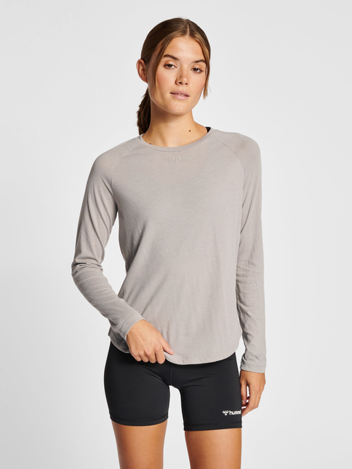 hmlMT VANJA T-SHIRT L/S, PALOMA, model