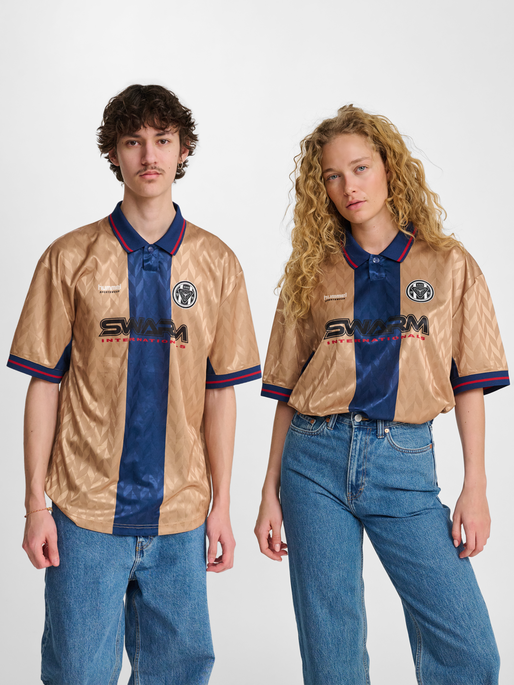 hmlLOOSE FB JERSEY S/S, CORNSTALK, model