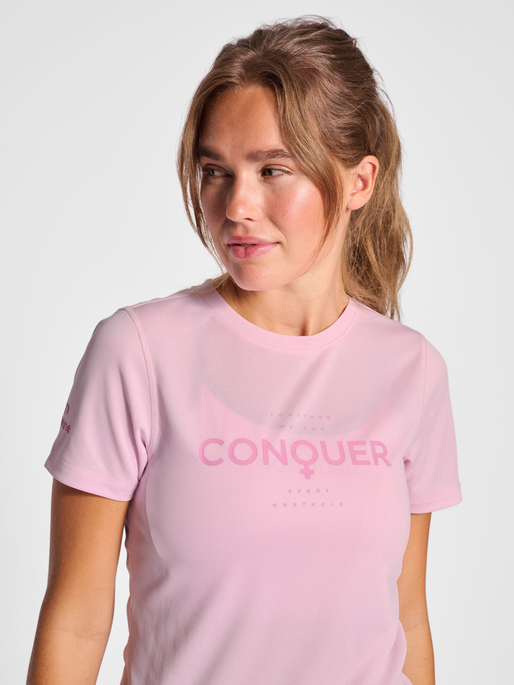 nwlSB S/S RUNNING T-SHIRT WO, PINK LADY, model