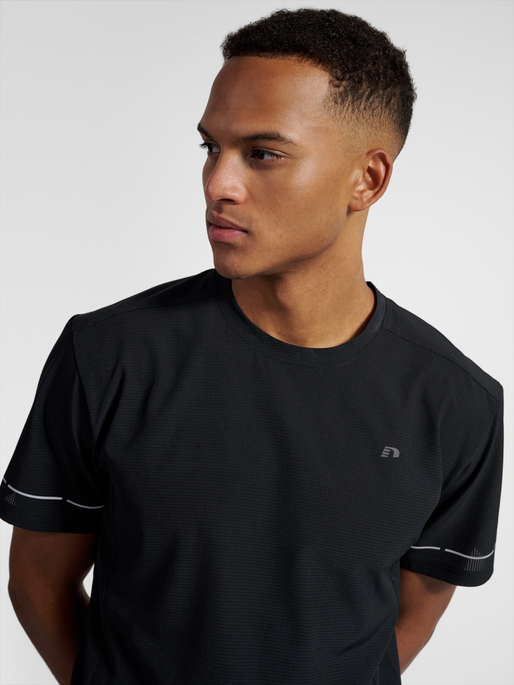 nwlBREATHE T-SHIRT, BLACK, model