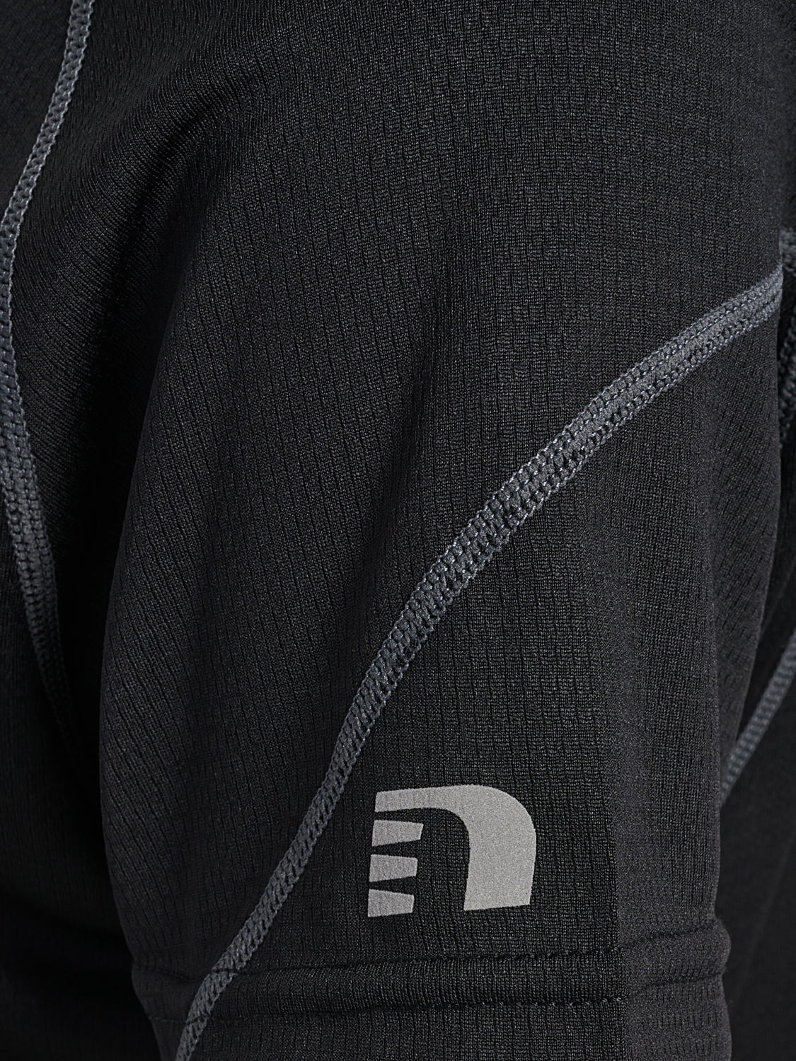 BASE COOLSKIN TEE, BLACK, packshot