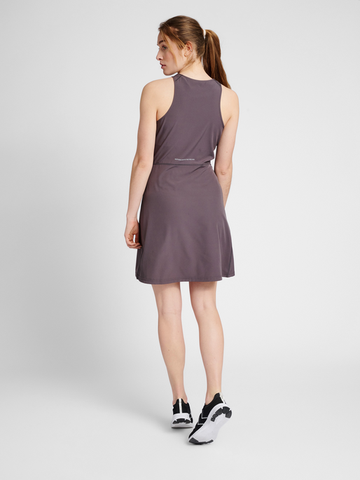 WOMEN RUNNING DRESS, FORGED IRON, model