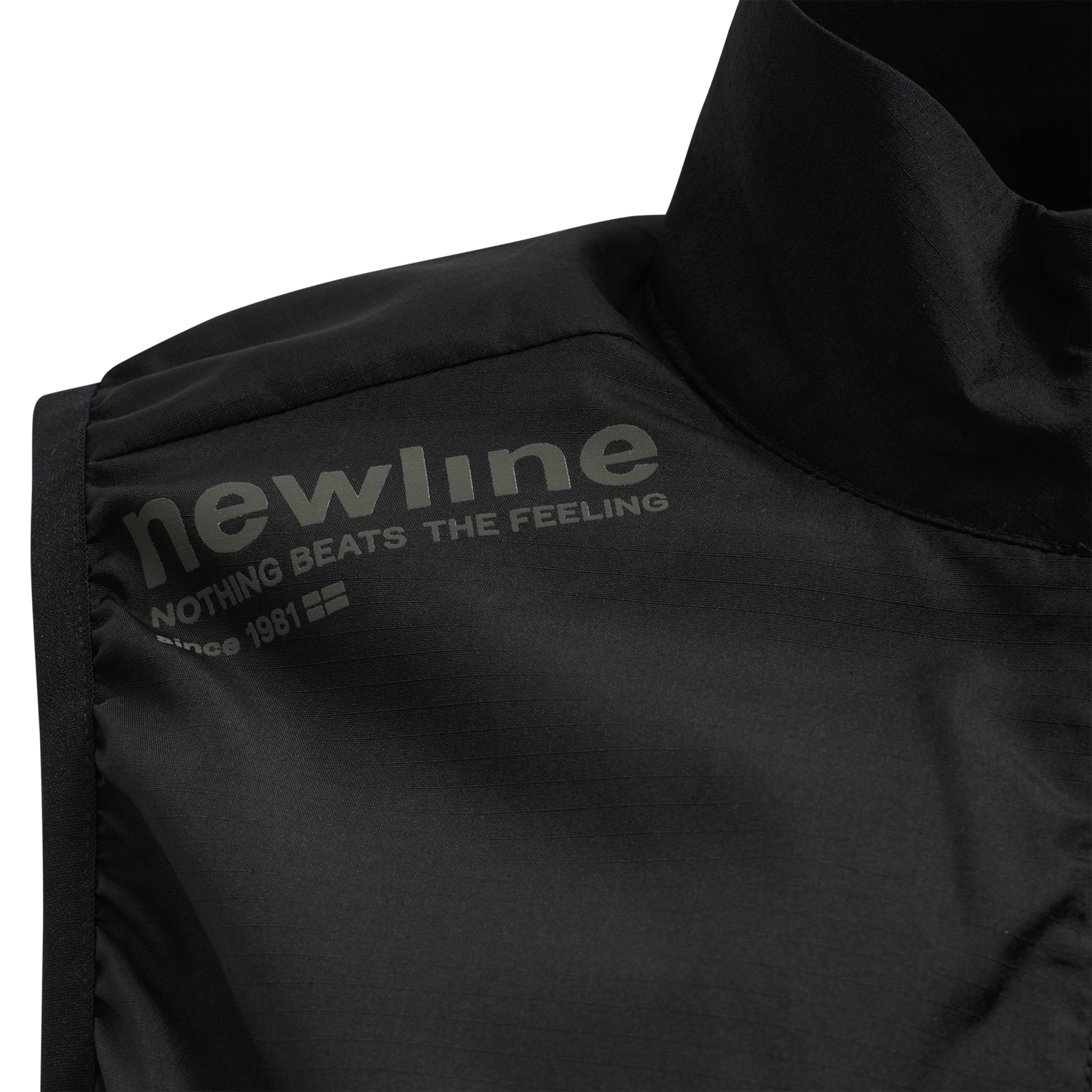 WOMEN GILET TECH, 2001, packshot