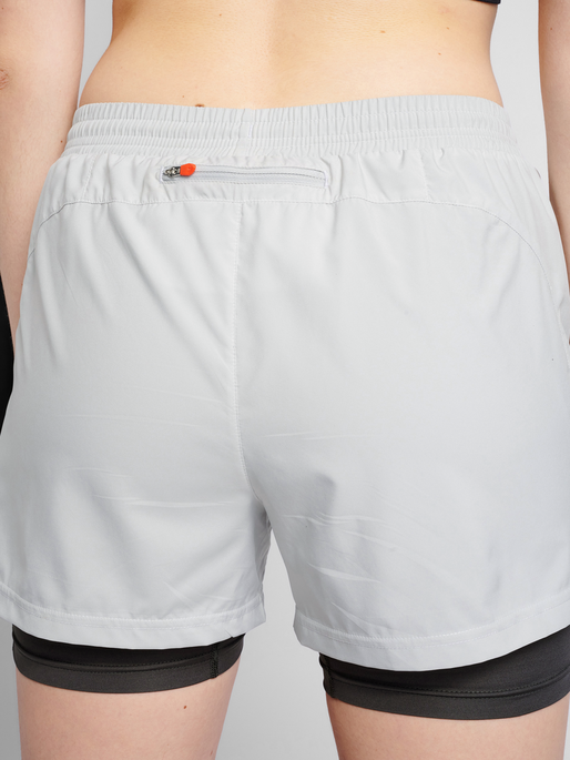 WOMEN 2-IN-1 RUNNING SHORTS, OYSTER MUSHROOM, model