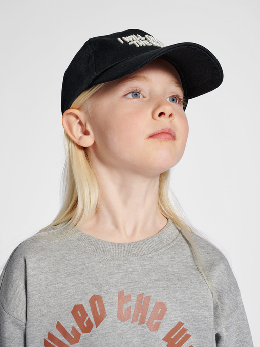 stsWORLD CAP, BLACK, model