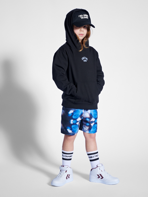 stmKARMA HOODIE, BLACK, model