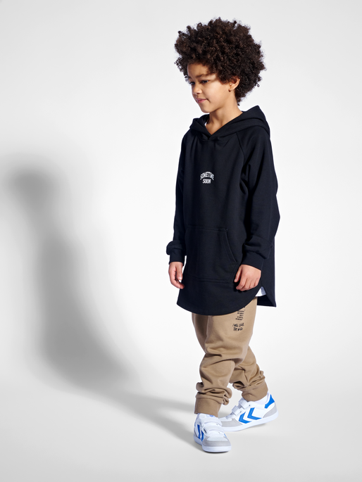 stmCREATION HOODIE, BLACK, model